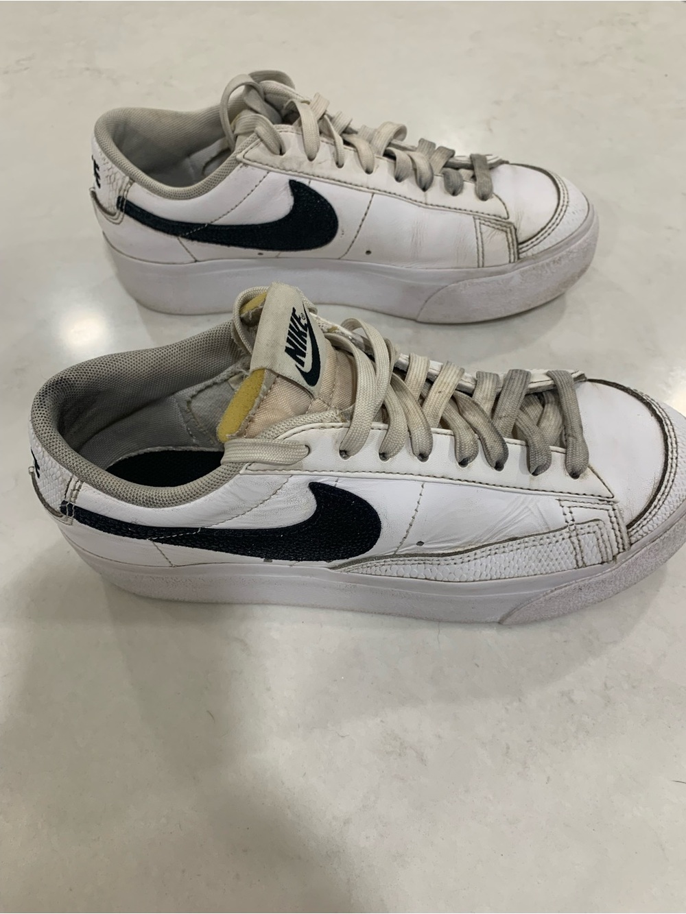 Nike White and Black Blazer Low-Top Sneakers Size 7.5